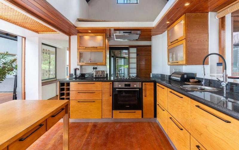 6 Bedroom Property for Sale in Hout Bay Western Cape